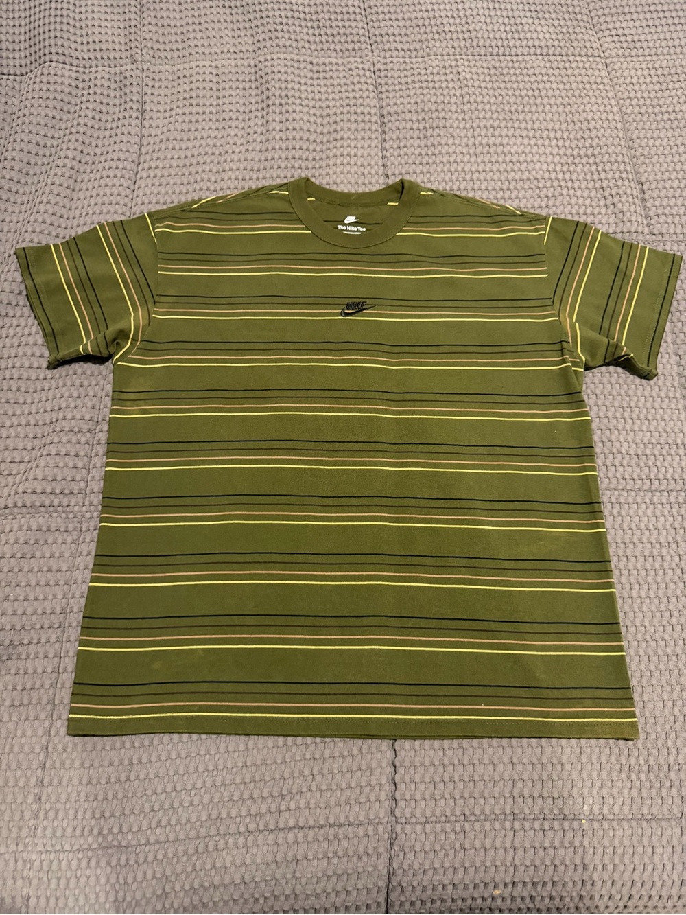 Nike Tee T-Shirt Heavyweight Men’s XL Loose Fit Green Striped Short Sleeve Crew